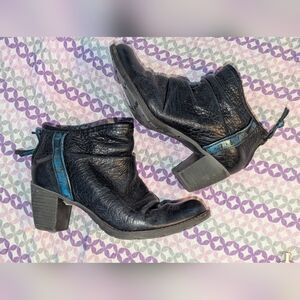 DKODE Ankle Boots Bootie Sz 36 US 6 Black Leather Heel Zip Back Blue Stripe